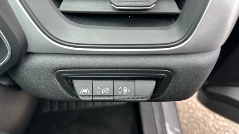 Renault Captur 1.3 TCE 140 Iconic 5dr Petrol Hatchback